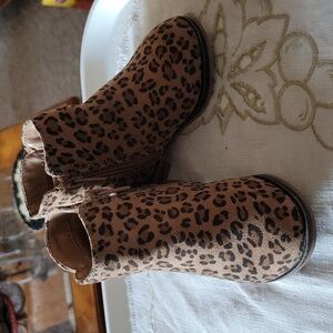 Cat and Jack leopard boots